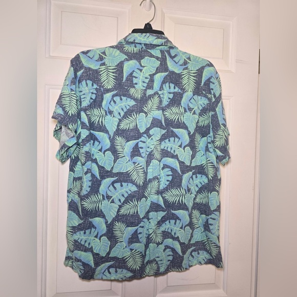 Trunk Surf And Swim Co. Men’s Blue Green Hawaiian Button Up Shirt Size Large - Picture 4 of 5